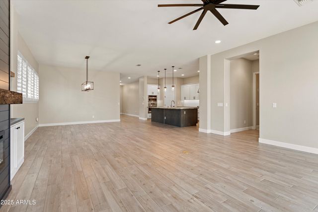 21248 W HILLCREST Boulevard, Buckeye, AZ 85396