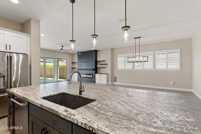 21248 W HILLCREST Boulevard, Buckeye, AZ 85396
