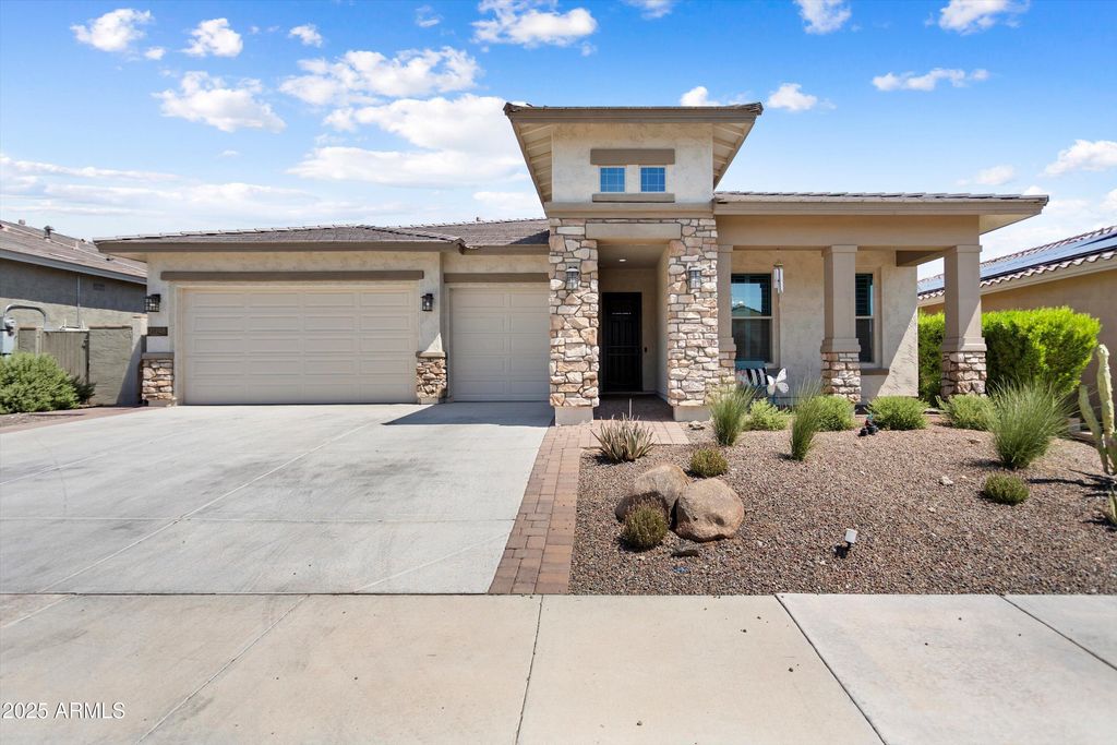 21248 W HILLCREST Boulevard, Buckeye, AZ 85396 — photo 3