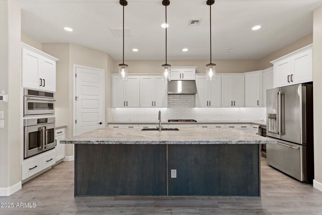 21248 W HILLCREST Boulevard, Buckeye, AZ 85396 — photo 5