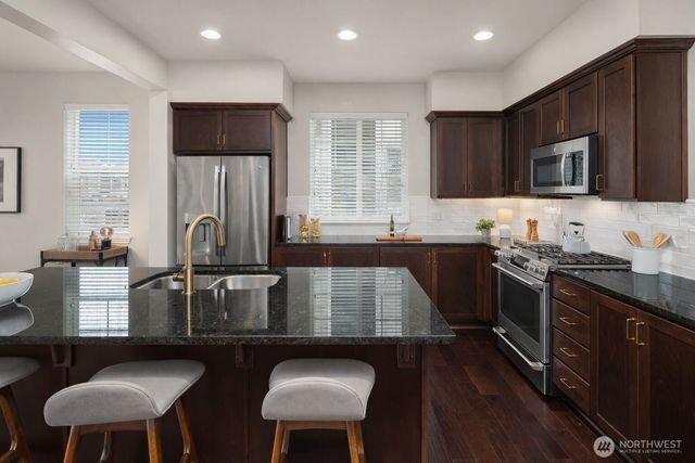 6908 31st Avenue SW, Seattle, WA 98126