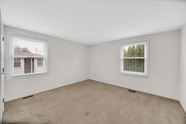 613 Shaw Court, Schaumburg, IL 60194