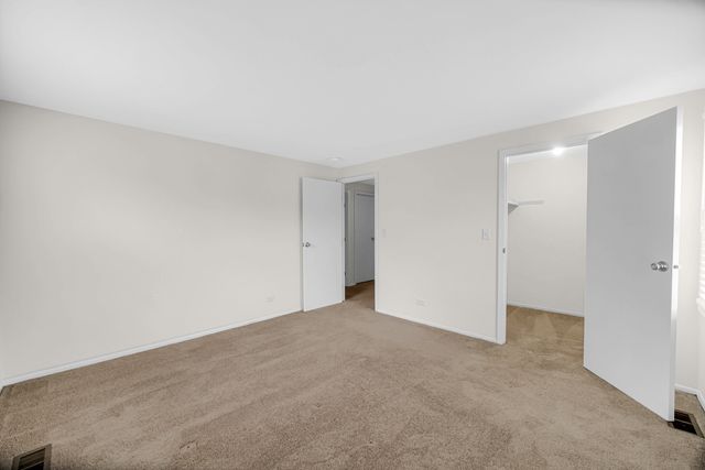 613 Shaw Court, Schaumburg, IL 60194