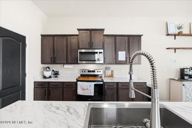 6111 BUCKING BRONCO Drive, Jacksonville, FL 32234