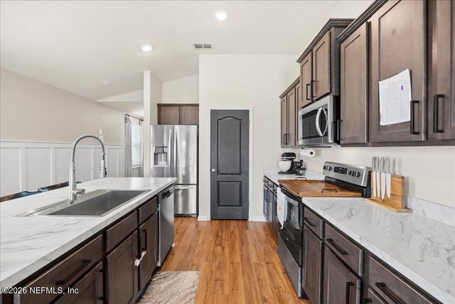 6111 BUCKING BRONCO Drive, Jacksonville, FL 32234