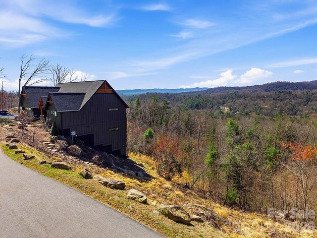 367 Curtain Bluff, Hendersonville, NC 28791