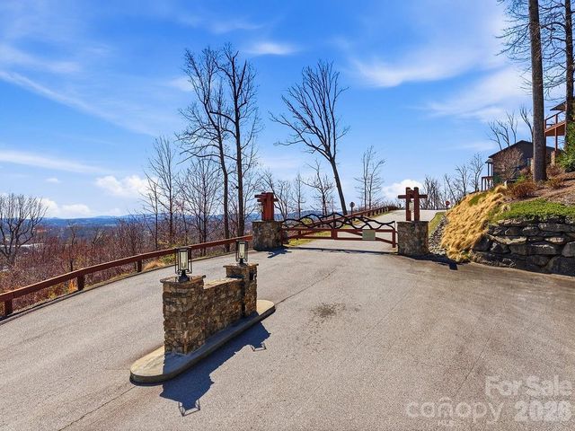 367 Curtain Bluff, Hendersonville, NC 28791