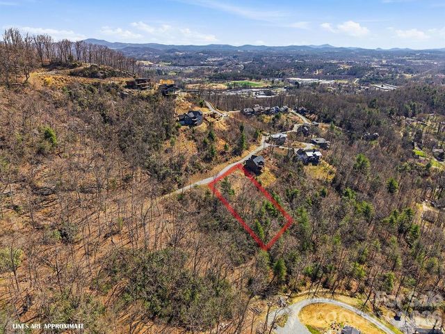 367 Curtain Bluff, Hendersonville, NC 28791