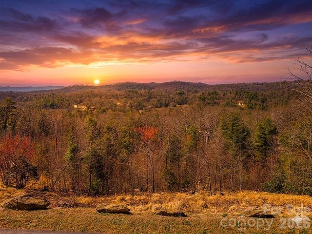 367 Curtain Bluff, Hendersonville, NC 28791