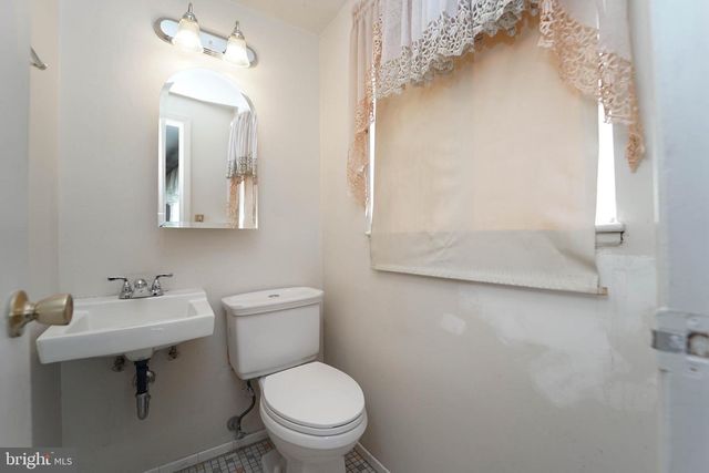 1107 REGINA DR, Baltimore, MD 21227
