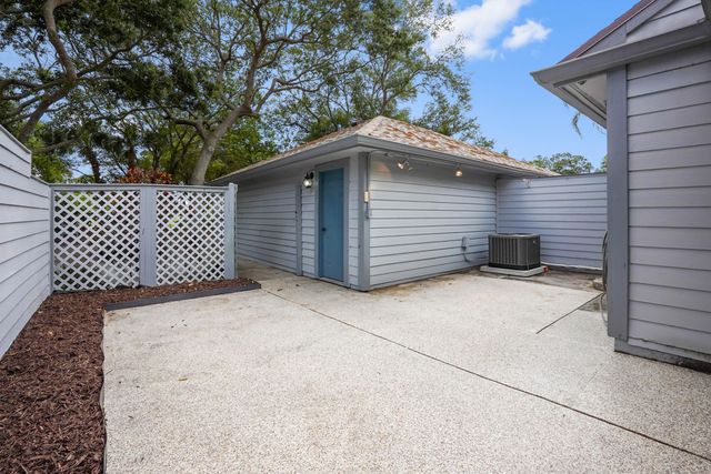 6215 SE Georgetown Place, Hobe Sound, FL 33455
