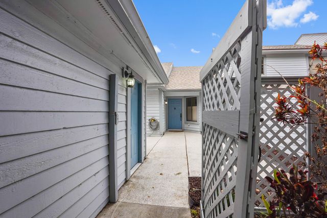 6215 SE Georgetown Place, Hobe Sound, FL 33455