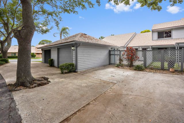 6215 SE Georgetown Place, Hobe Sound, FL 33455