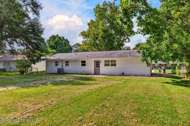 2154 Floyd Drive, Biloxi, MS 39531