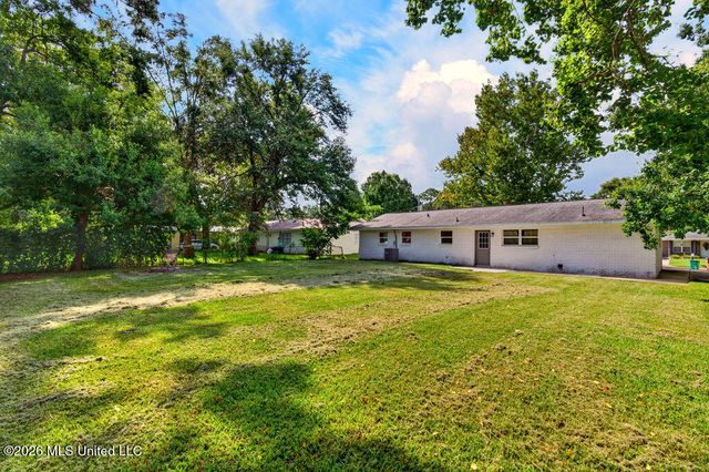 2154 Floyd Drive, Biloxi, MS 39531