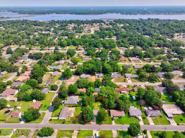 2154 Floyd Drive, Biloxi, MS 39531