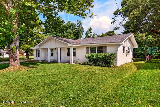 2154 Floyd Drive, Biloxi, MS 39531
