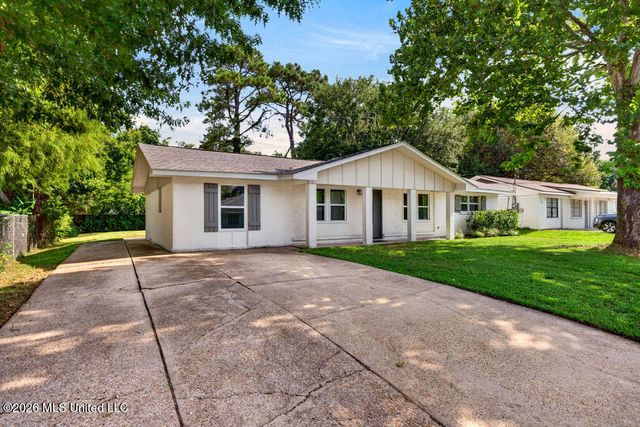 2154 Floyd Drive, Biloxi, MS 39531