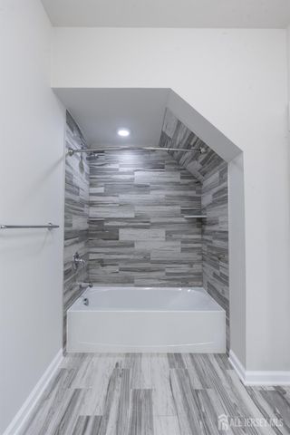 803 Greenland Square, Highland Park, NJ 08904