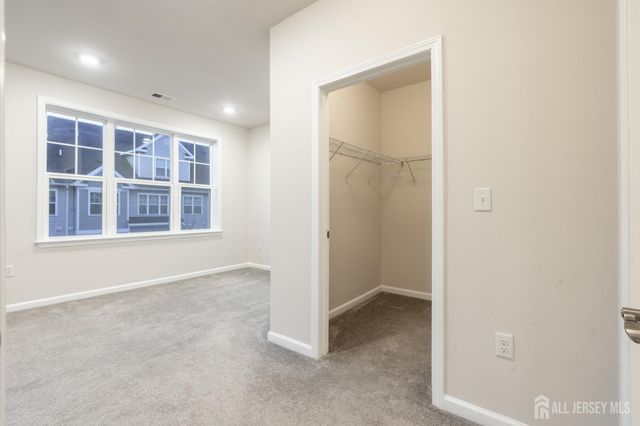 803 Greenland Square, Highland Park, NJ 08904