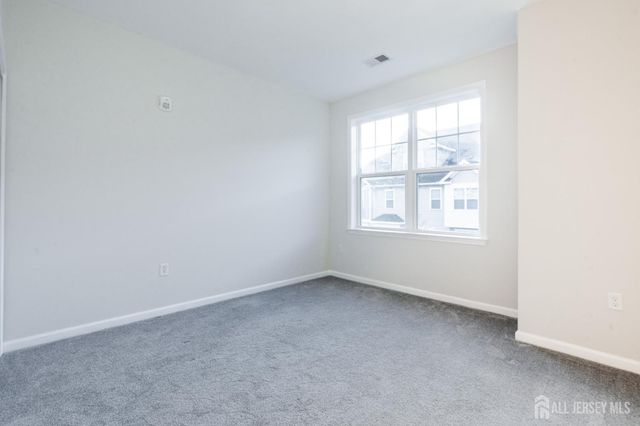 803 Greenland Square, Highland Park, NJ 08904