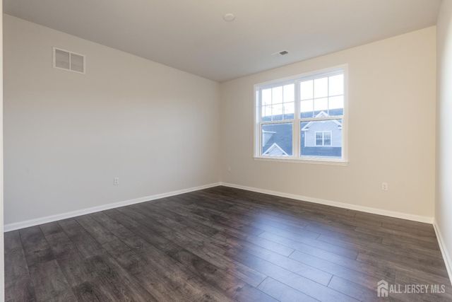 803 Greenland Square, Highland Park, NJ 08904