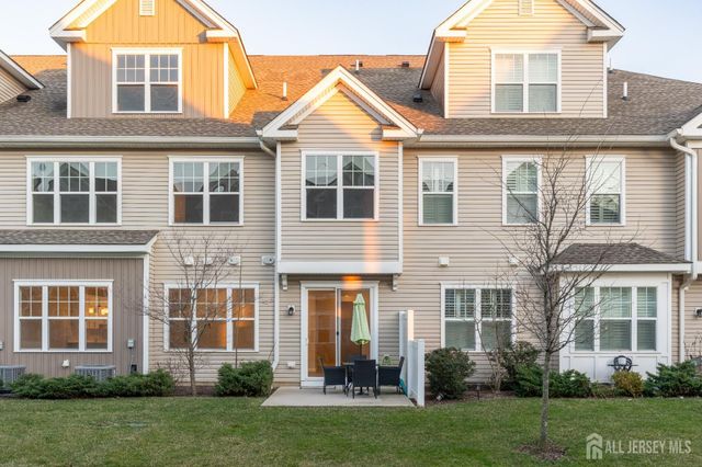 803 Greenland Square, Highland Park, NJ 08904