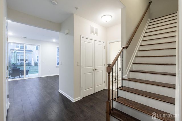 803 Greenland Square, Highland Park, NJ 08904