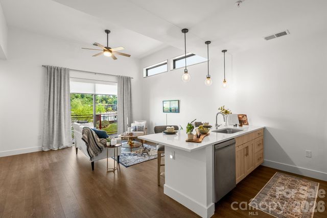 68 Craven Street 206, Asheville, NC 28806