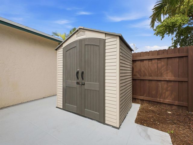 1110 Manor Drive, Palm Springs, FL 33461