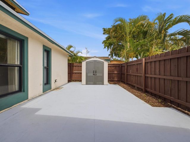 1110 Manor Drive, Palm Springs, FL 33461