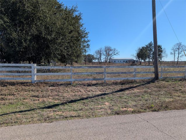 2368 Old Columbus Road N, Sealy, TX 77474
