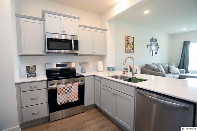 12866 S 47 Plaza, Papillion, NE 68133