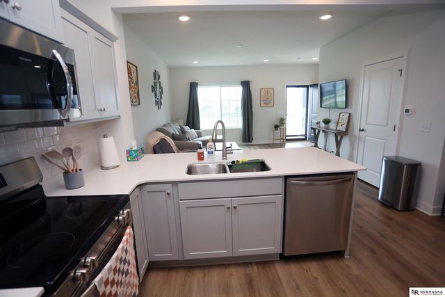 12866 S 47 Plaza, Papillion, NE 68133