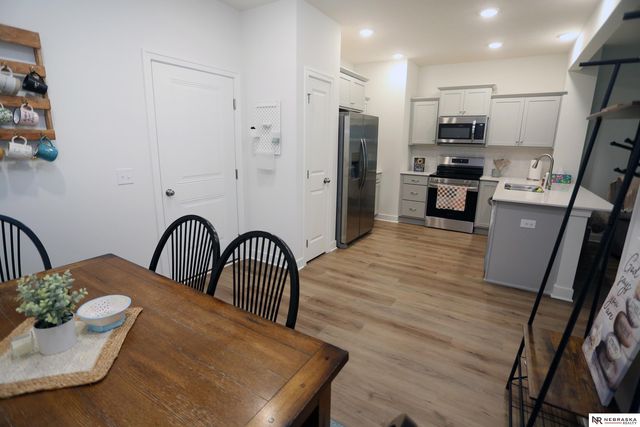 12866 S 47 Plaza, Papillion, NE 68133