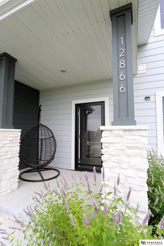 12866 S 47 Plaza, Papillion, NE 68133