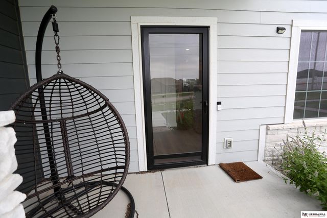 12866 S 47 Plaza, Papillion, NE 68133