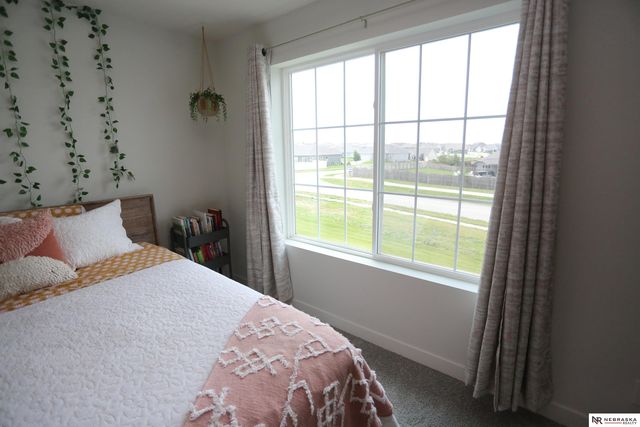 12866 S 47 Plaza, Papillion, NE 68133