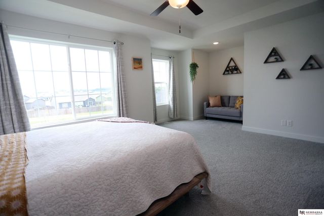 12866 S 47 Plaza, Papillion, NE 68133