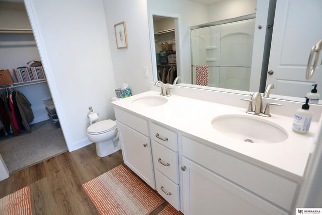 12866 S 47 Plaza, Papillion, NE 68133