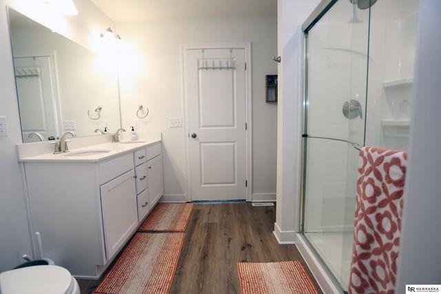 12866 S 47 Plaza, Papillion, NE 68133