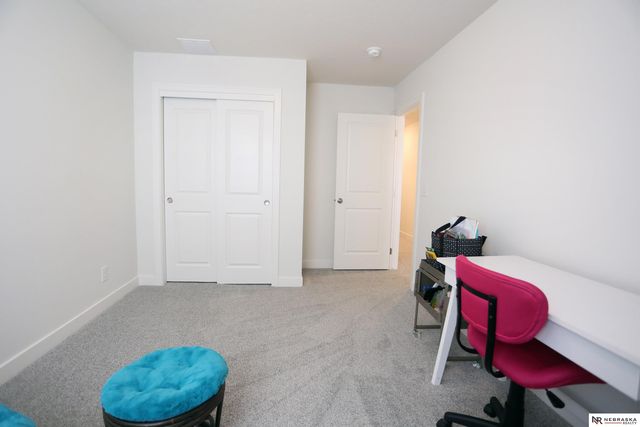 12866 S 47 Plaza, Papillion, NE 68133