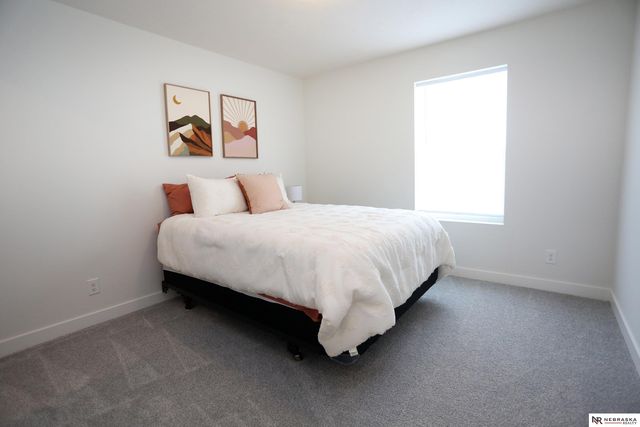 12866 S 47 Plaza, Papillion, NE 68133