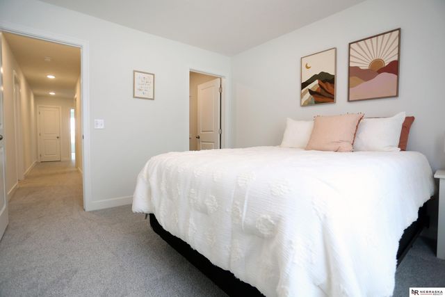 12866 S 47 Plaza, Papillion, NE 68133