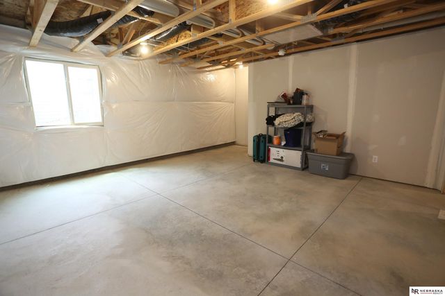 12866 S 47 Plaza, Papillion, NE 68133