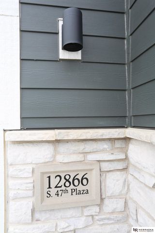 12866 S 47 Plaza, Papillion, NE 68133