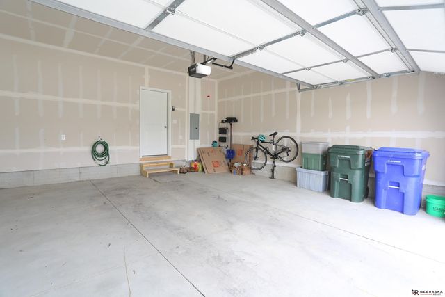 12866 S 47 Plaza, Papillion, NE 68133