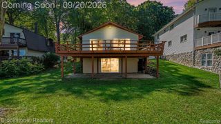5267 Redding Drive, Hamburg Township, MI 48169