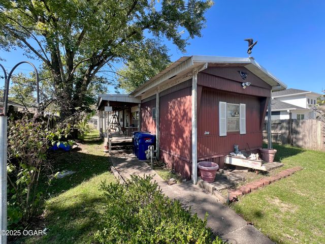 610 N Tom Street, Webb City, MO 64870