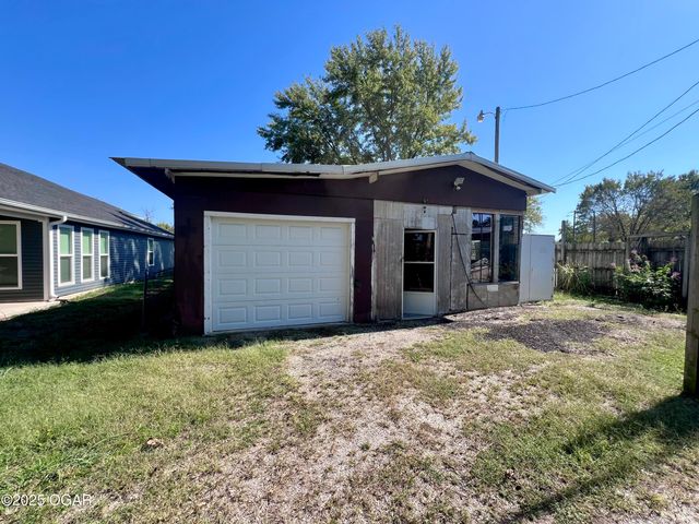 610 N Tom Street, Webb City, MO 64870